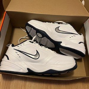 Nike Air Monarch IV Training Shoe - Men's - Size 9 - new